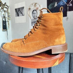 VINCE SUEDE CABRIA Brown ankle boots with zipper.